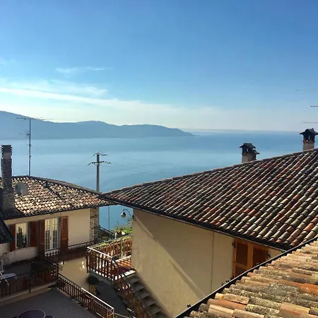 Rustico Pietre Antiche 5 * Gargnano