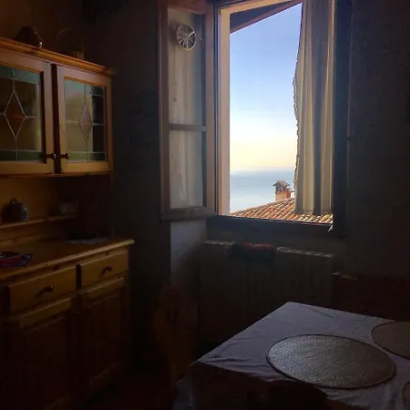 Rustico Pietre Antiche 5 Apartamento Gargnano