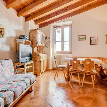 Rustico Pietre Antiche 5 *